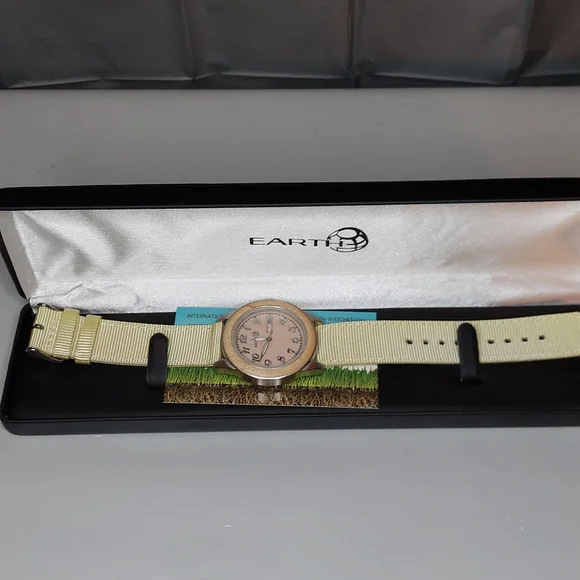 Earth Khaki Wood Casual Eco-Friendly Women\'s Boho Watch Multi-Color Dial Earth Wood Sapwood Unisex Watch Khaki/Tan Band Khaki/Tan  main image 2